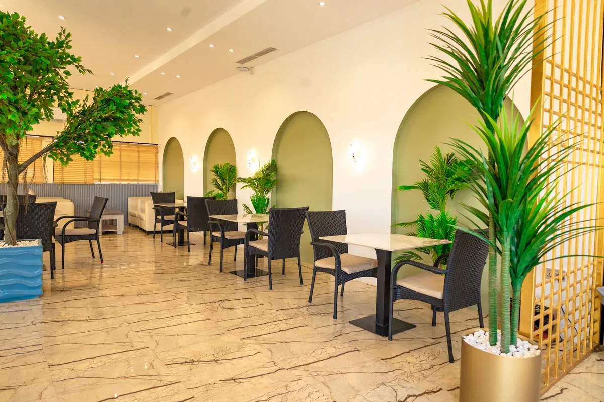 Exquisite Lounges and Dining