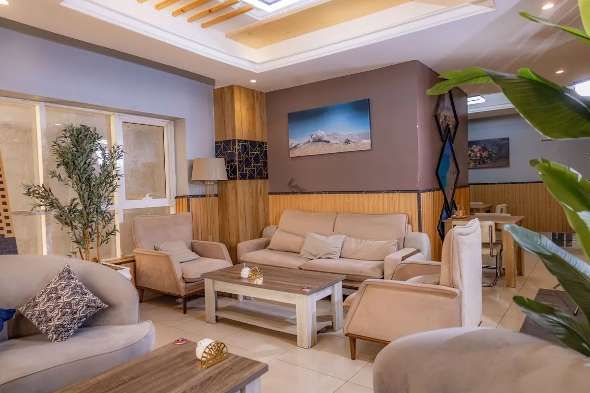 Exquisite Lounges and Dining